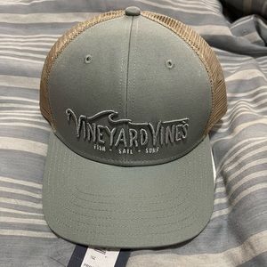 Vineyard vines trucker hat
